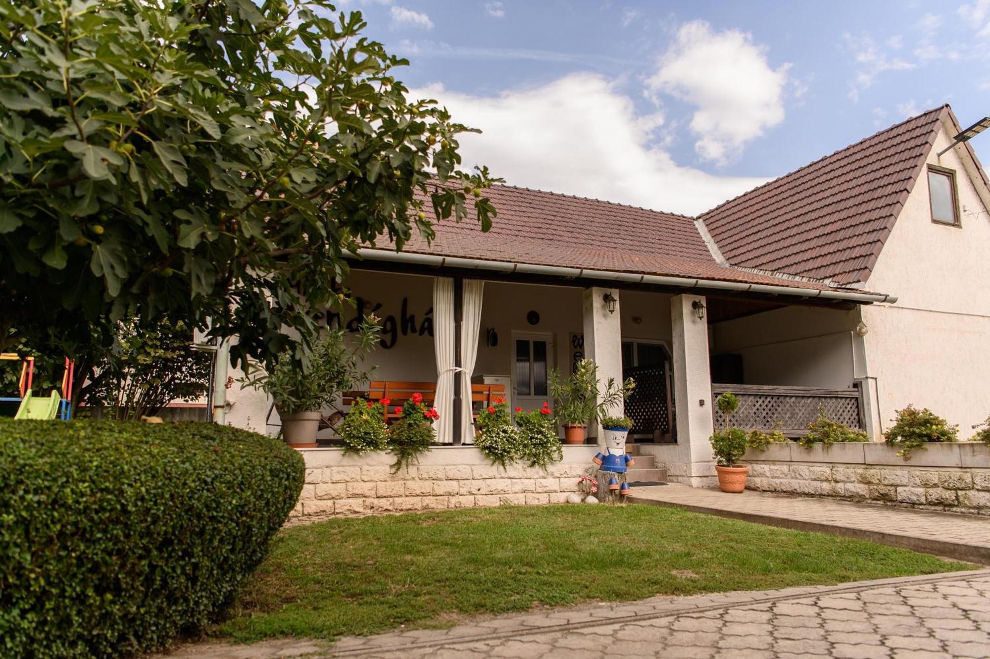 Marika Vendeghaza Hotel Tokaj Bagian luar foto